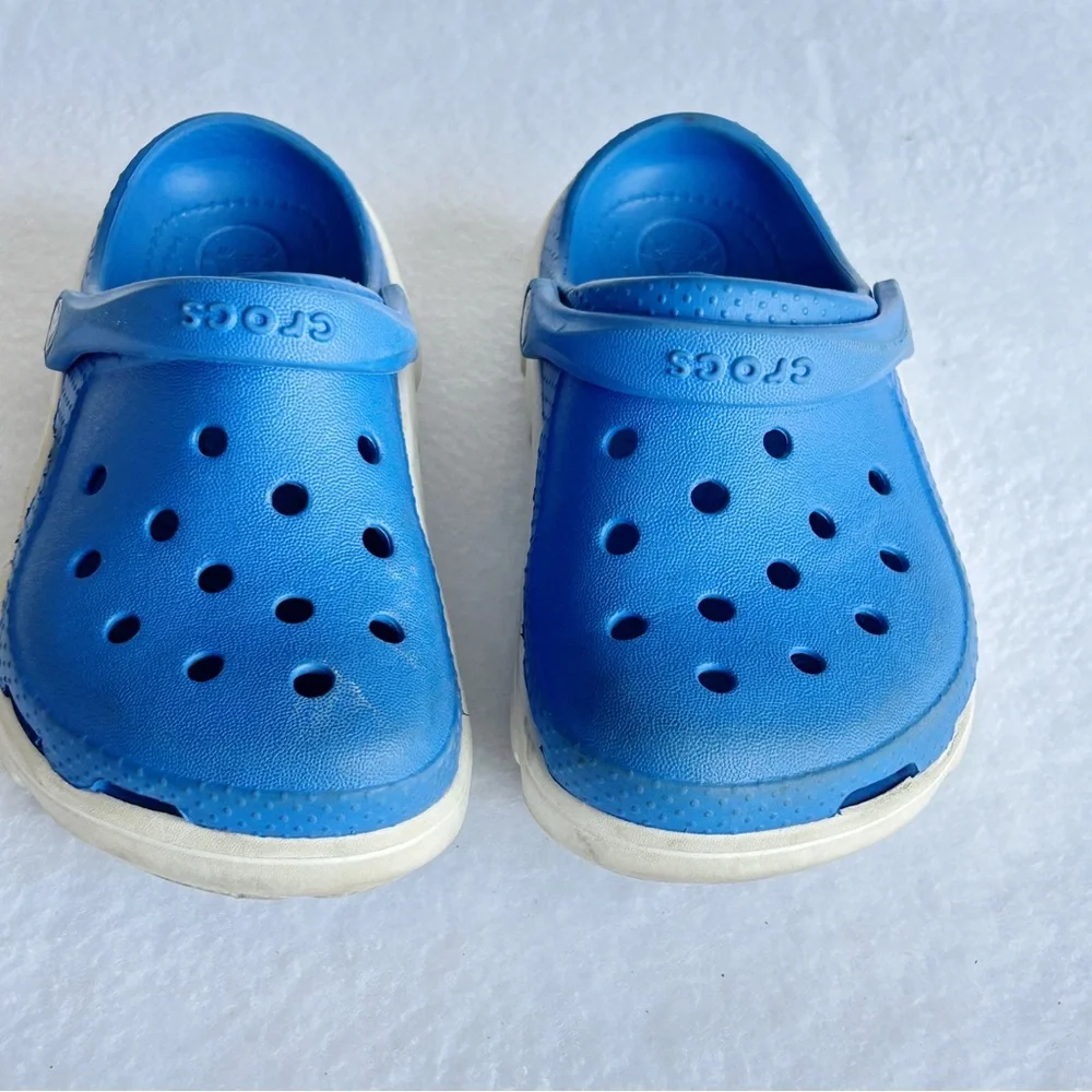 Crocs Kids Classic Clog Slip-On Shoes Size 10 11 Unisex Bright Blue White Trim
